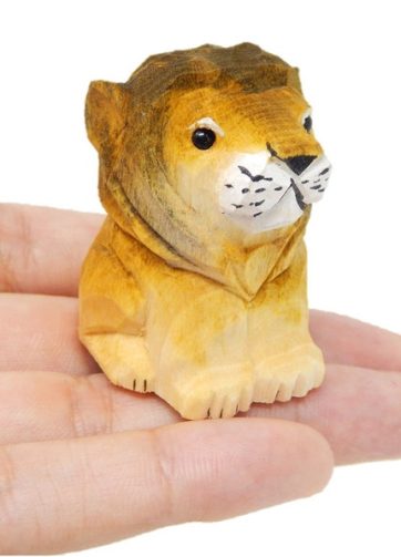 Lion Figurine Wooden Decoration Statue Wall Art Male Mane Big Cat King Feline Miniature Carved Small Animal Collectible
