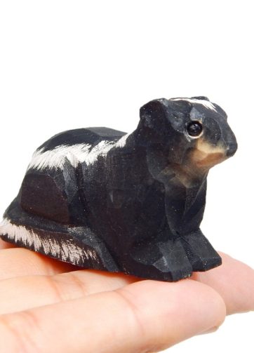 Skunk Figurine Statue Garden Decoration Miniature Wood Forest Art Carved Small Animal