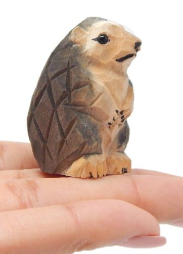 Hedgehog Figurine Statue Garden Decoration Miniature Wood Forest Art Carved Small Animal