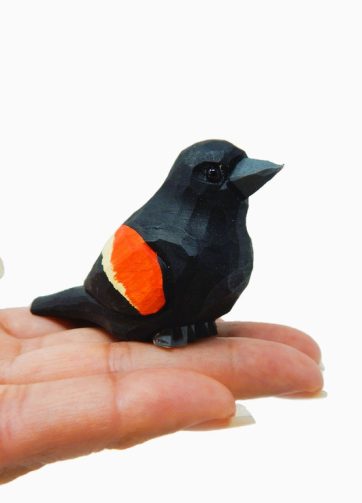 Red-Winged Blackbird Handmade Wood Figurine Decor Bird Miniature Art Craft Statue Carved Small Animal Collectible Sculpture