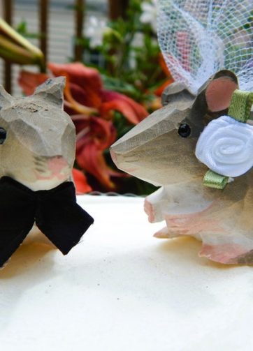 Mouse Cake Topper Bride & Groom Love Wedding Engagement Anniversary Carved Wood Statue